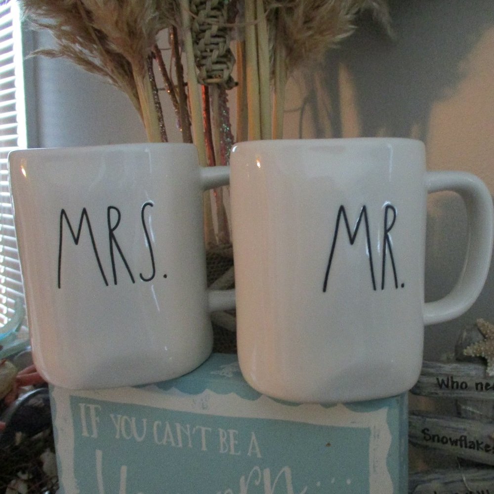 Rae Dunn  Coffee Mug Set Mr & Mrs - Picture 3 of 7